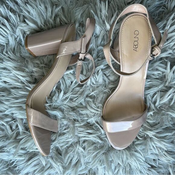 Nordstrom Abound Steph nude patent block heel sandals women’s shoe size 12 - Picture 2 of 11